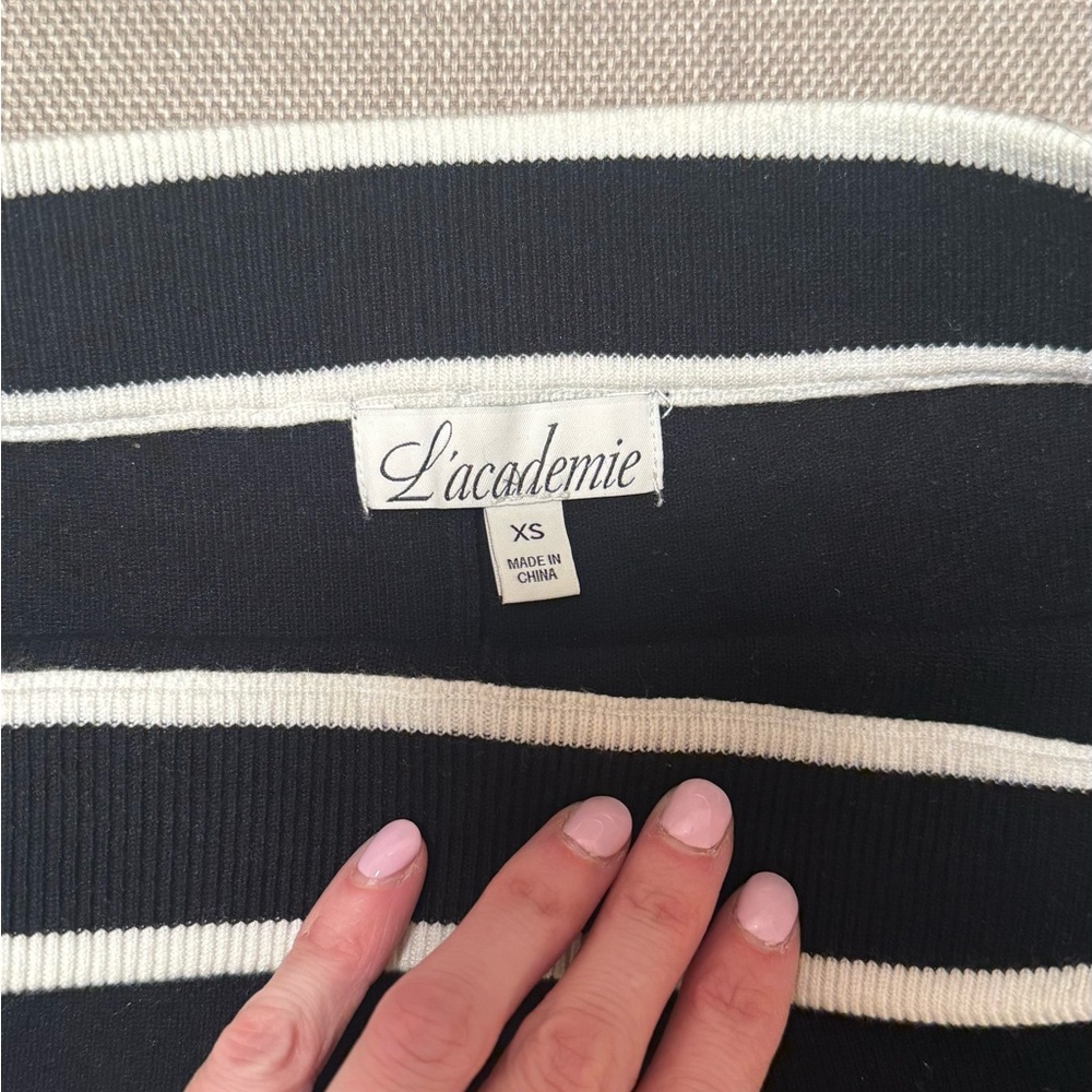 L'Academie Sweater Shorts with White Accents - Picture 2 of 4